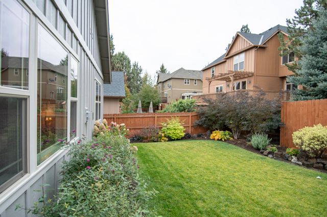 2745 SW 32nd Street, Redmond, OR 97756