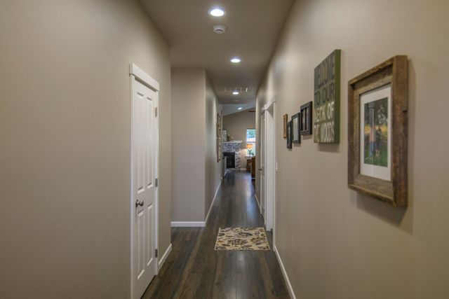 2745 SW 32nd Street, Redmond, OR 97756