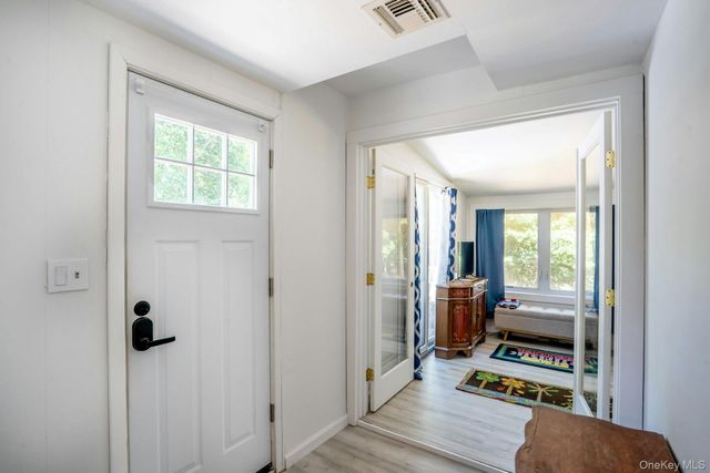 156 Washington Heights Avenue, Hampton Bays, NY 11946