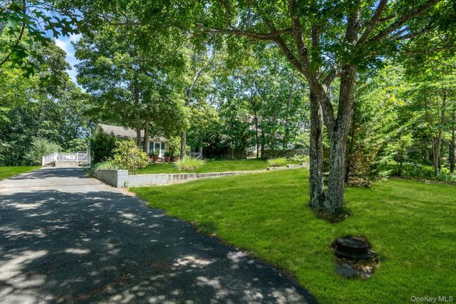156 Washington Heights Avenue, Hampton Bays, NY 11946