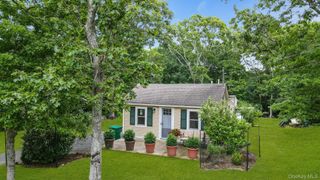 156 Washington Heights Avenue, Hampton Bays, NY 11946