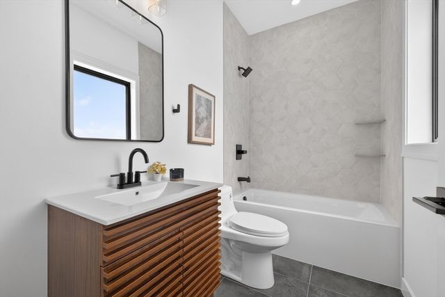 16 Hamlet St 16, Somerville, MA 02143