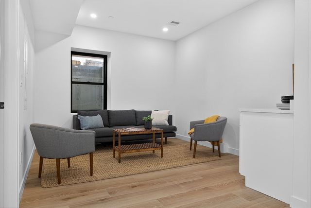 16 Hamlet St 16, Somerville, MA 02143