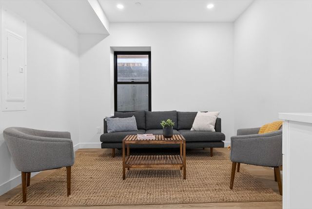 16 Hamlet St 16, Somerville, MA 02143