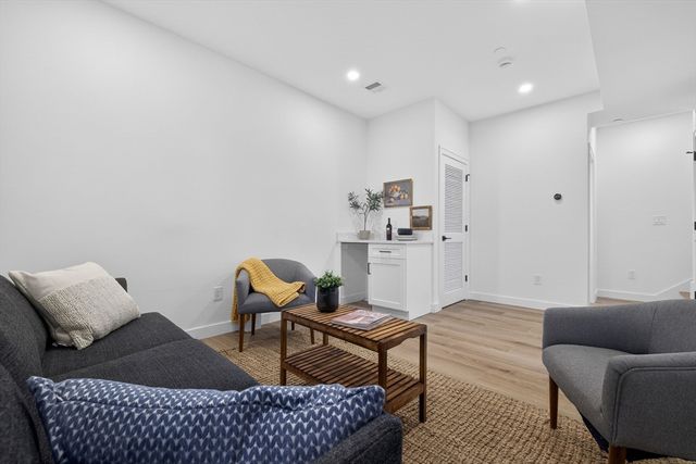 16 Hamlet St 16, Somerville, MA 02143