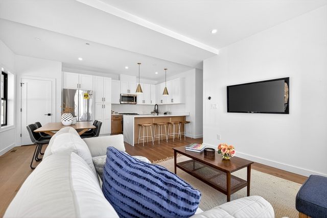 16 Hamlet St 16, Somerville, MA 02143