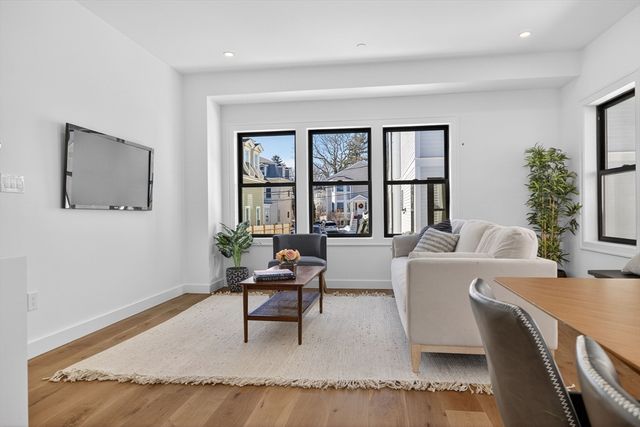 16 Hamlet St 16, Somerville, MA 02143