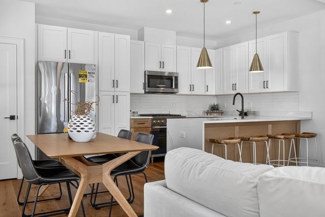 16 Hamlet St 16, Somerville, MA 02143