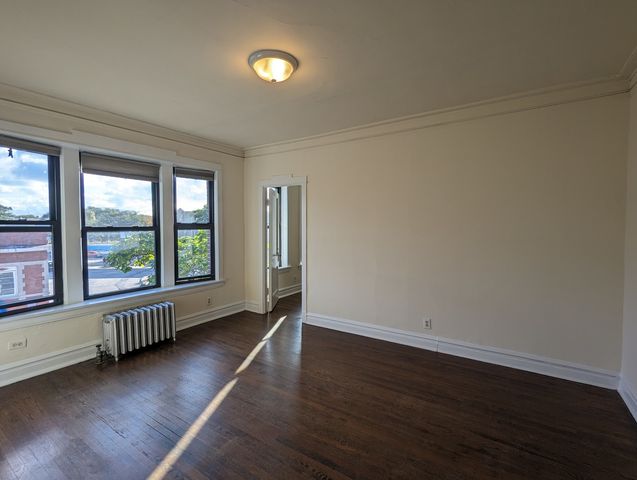 2638 N Milwaukee Avenue 3, Chicago, IL 60647