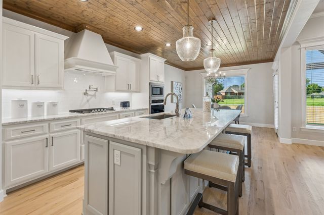 1734 W 115th Place, Jenks, OK 74132