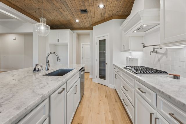 1734 W 115th Place, Jenks, OK 74132
