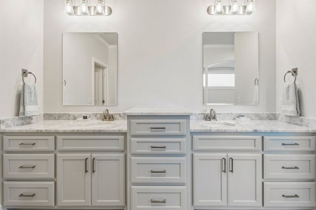 1734 W 115th Place, Jenks, OK 74132