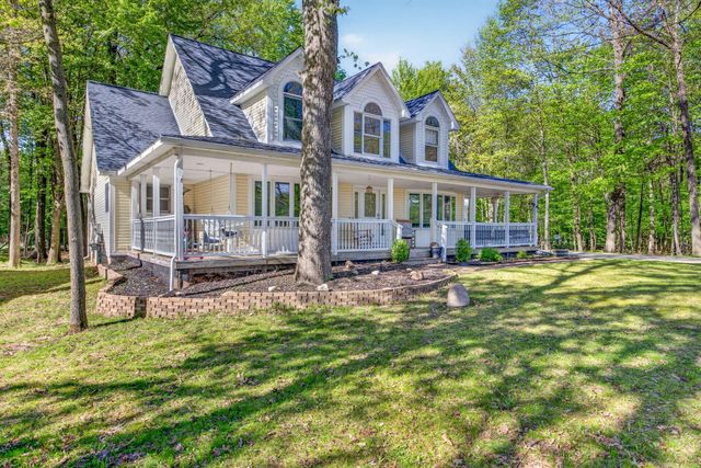6908 Club House Drive E, Canadian Lakes, MI 49346