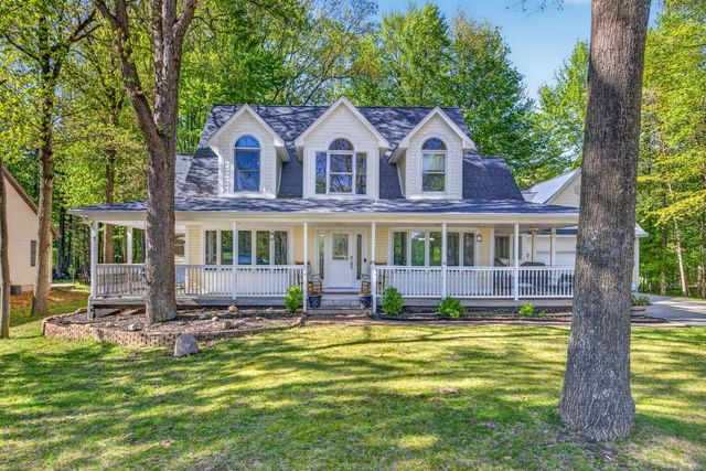 6908 Club House Drive E, Canadian Lakes, MI 49346