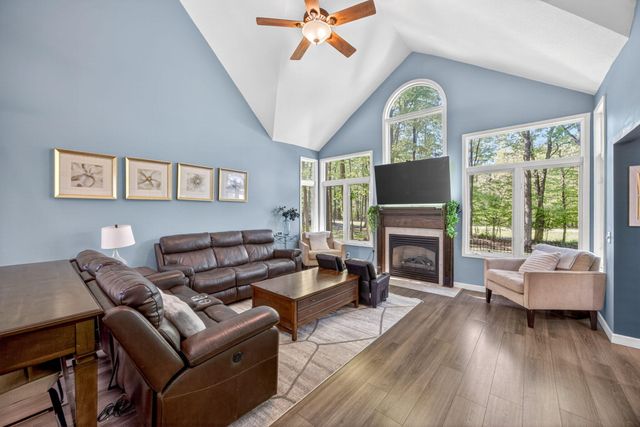 6908 Club House Drive E, Canadian Lakes, MI 49346