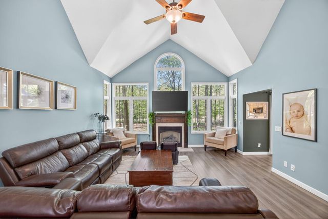 6908 Club House Drive E, Canadian Lakes, MI 49346
