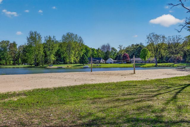 6908 Club House Drive E, Canadian Lakes, MI 49346