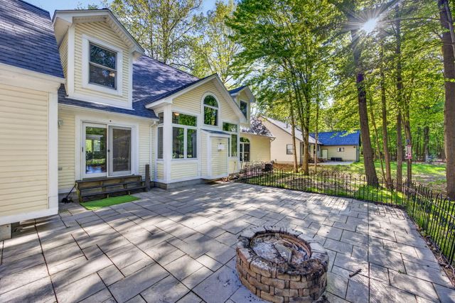 6908 Club House Drive E, Canadian Lakes, MI 49346