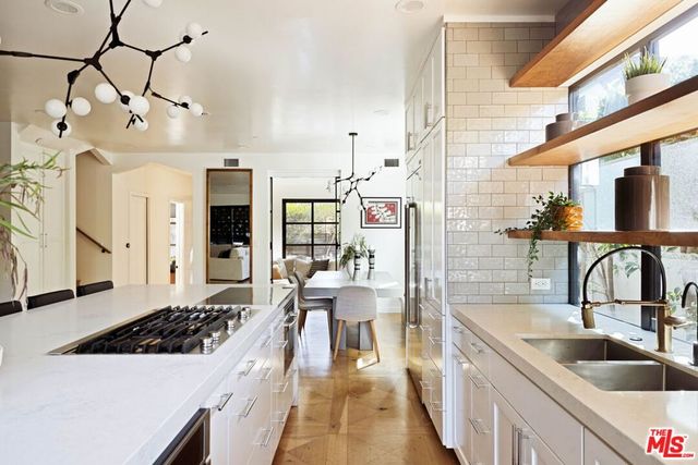 3024 Stanford Avenue, Los Angeles, CA 90292