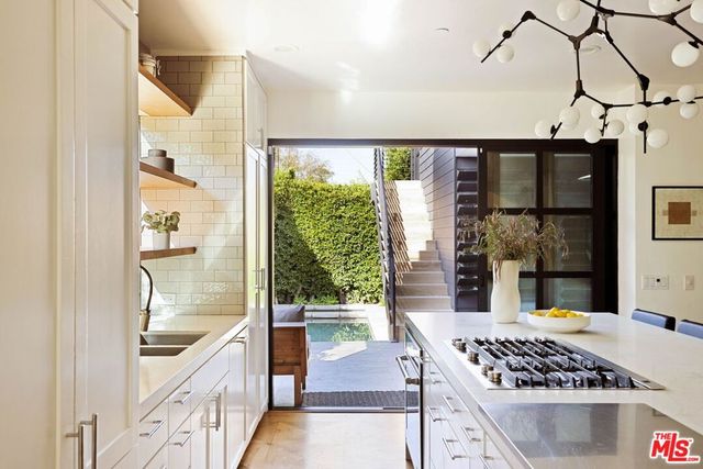 3024 Stanford Avenue, Los Angeles, CA 90292