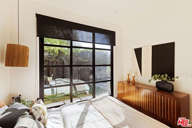 3024 Stanford Avenue, Los Angeles, CA 90292