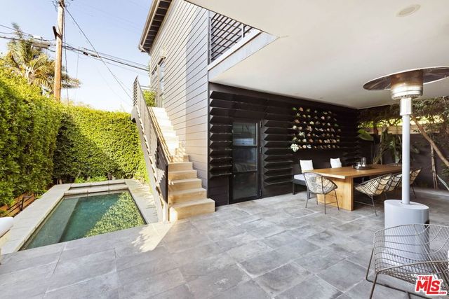 3024 Stanford Avenue, Los Angeles, CA 90292
