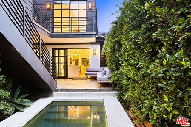 3024 Stanford Avenue, Los Angeles, CA 90292