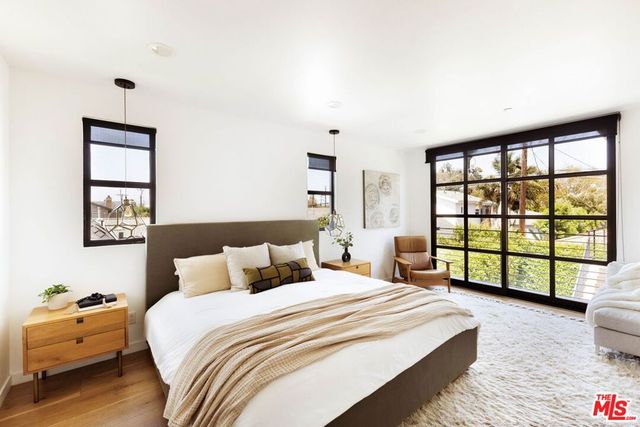 3024 Stanford Avenue, Los Angeles, CA 90292