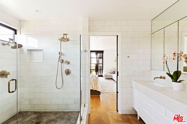 3024 Stanford Avenue, Los Angeles, CA 90292