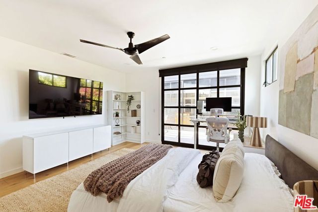 3024 Stanford Avenue, Los Angeles, CA 90292