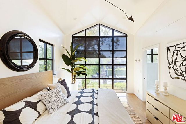 3024 Stanford Avenue, Los Angeles, CA 90292