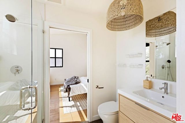 3024 Stanford Avenue, Los Angeles, CA 90292