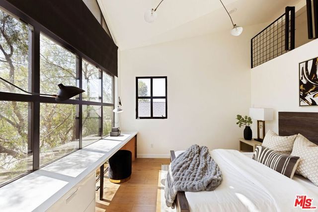 3024 Stanford Avenue, Los Angeles, CA 90292
