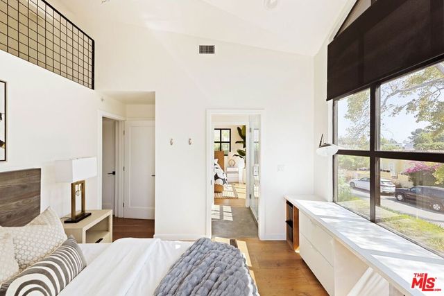 3024 Stanford Avenue, Los Angeles, CA 90292