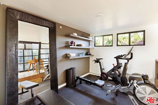3024 Stanford Avenue, Los Angeles, CA 90292