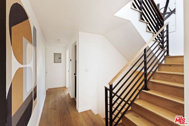 3024 Stanford Avenue, Los Angeles, CA 90292