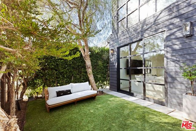 3024 Stanford Avenue, Los Angeles, CA 90292