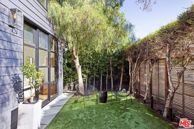 3024 Stanford Avenue, Los Angeles, CA 90292