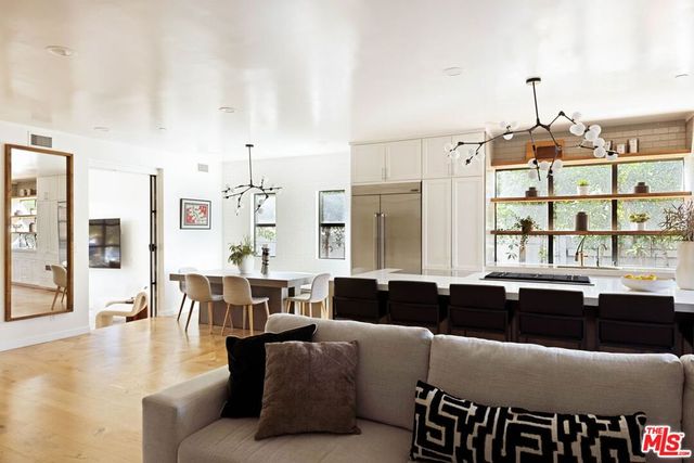 3024 Stanford Avenue, Los Angeles, CA 90292