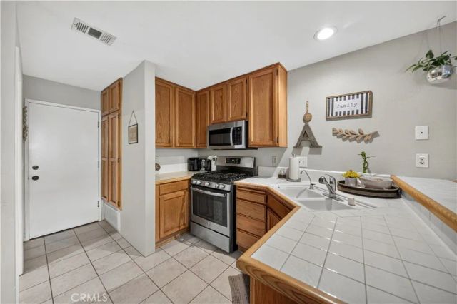 22839 Banyan 332, Saugus, CA 91390