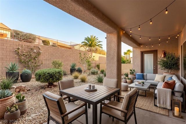 2372 Wood Village Drive, Henderson, NV 89044