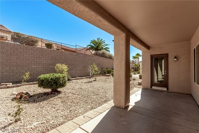 2372 Wood Village Drive, Henderson, NV 89044