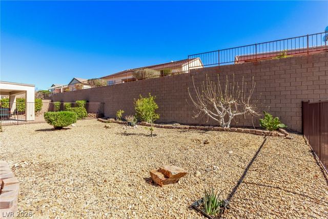 2372 Wood Village Drive, Henderson, NV 89044