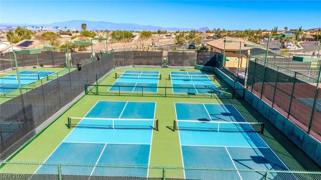 2372 Wood Village Drive, Henderson, NV 89044