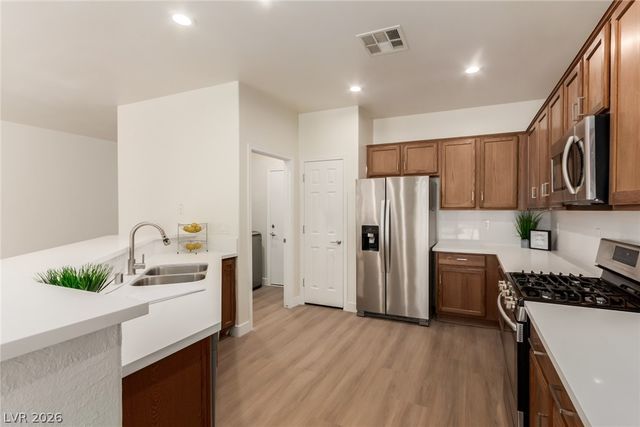 2372 Wood Village Drive, Henderson, NV 89044