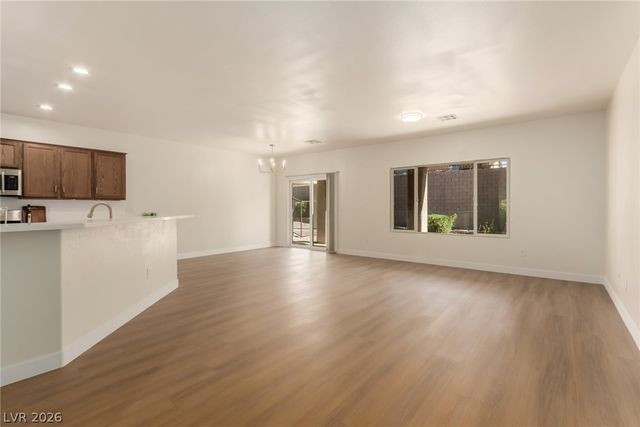 2372 Wood Village Drive, Henderson, NV 89044