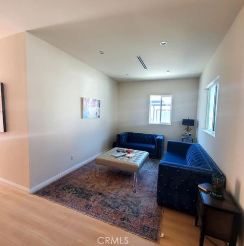 3765 Globe, Los Angeles, CA 90066