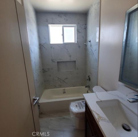 3765 Globe, Los Angeles, CA 90066