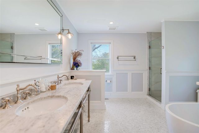 6 Beech Hollow Court, Montauk, NY 11954