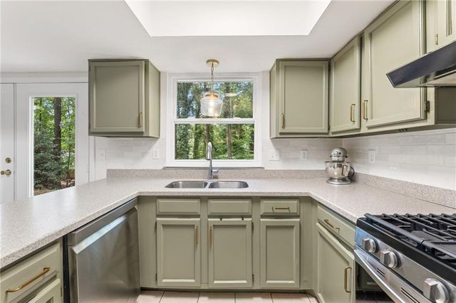 170 Laurel Mill Court, Roswell, GA 30076